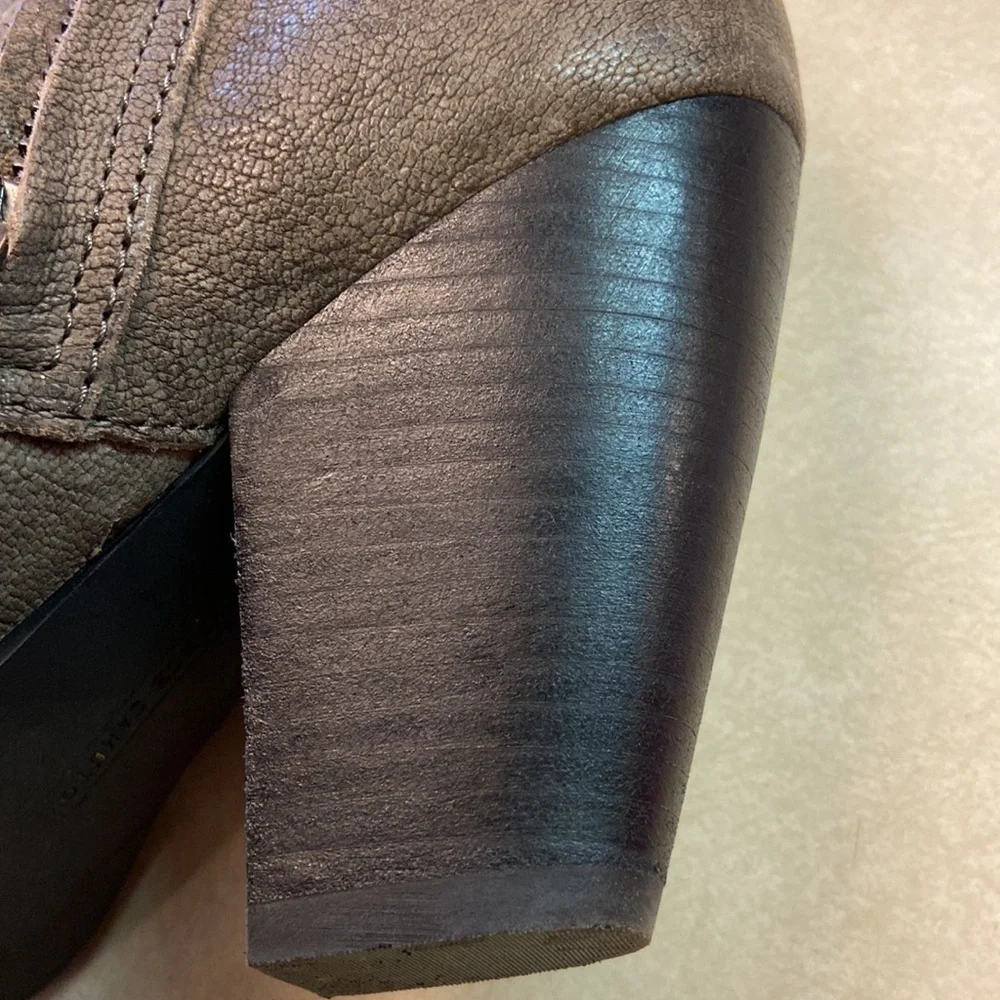 Vince Camuto Belta Stacked Heel Leather Bootie Rounded Toe Pebbled & Ple…